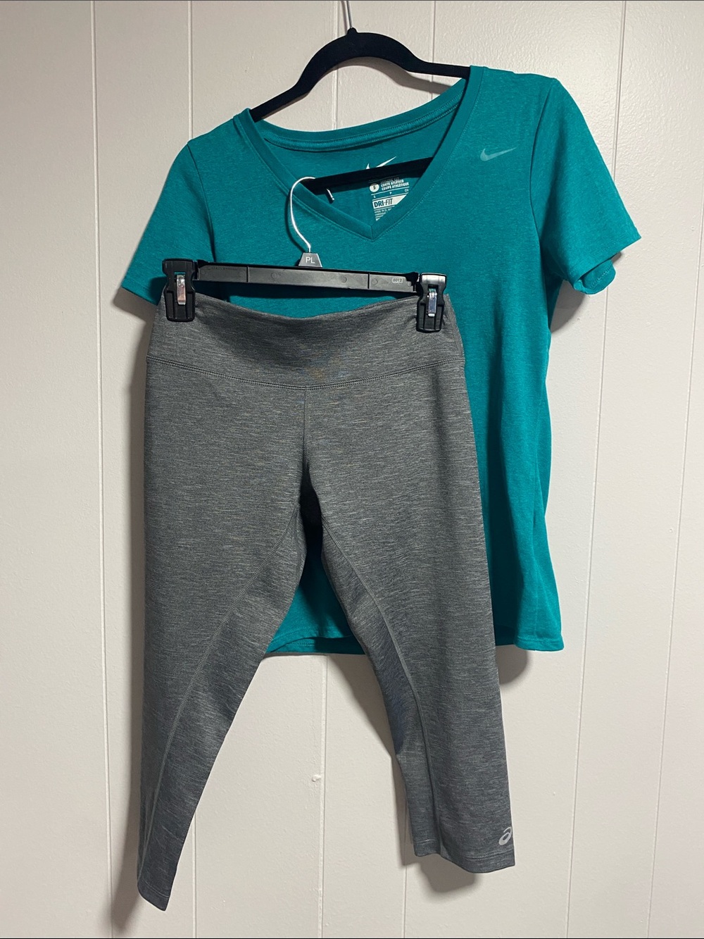 Nike Teal V-Neck Tee with Gray Capri Leggings outfit ALERT 🔔
